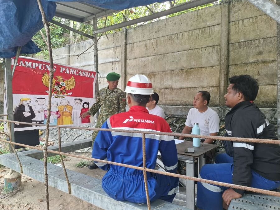 Babinsa Koramil 04/Perawang Perkuat Komsos di Kampung Pancasila Kuala Gasib