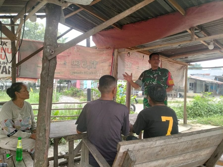 Babinsa Koramil 04/Perawang Serka Abdon Perkuat Kedekatan dengan Warga