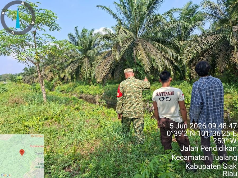 Babinsa Koramil 04/Perawang, Sertu Sarju Bergerak Cepat Antisipasi Karhutla di Tualang