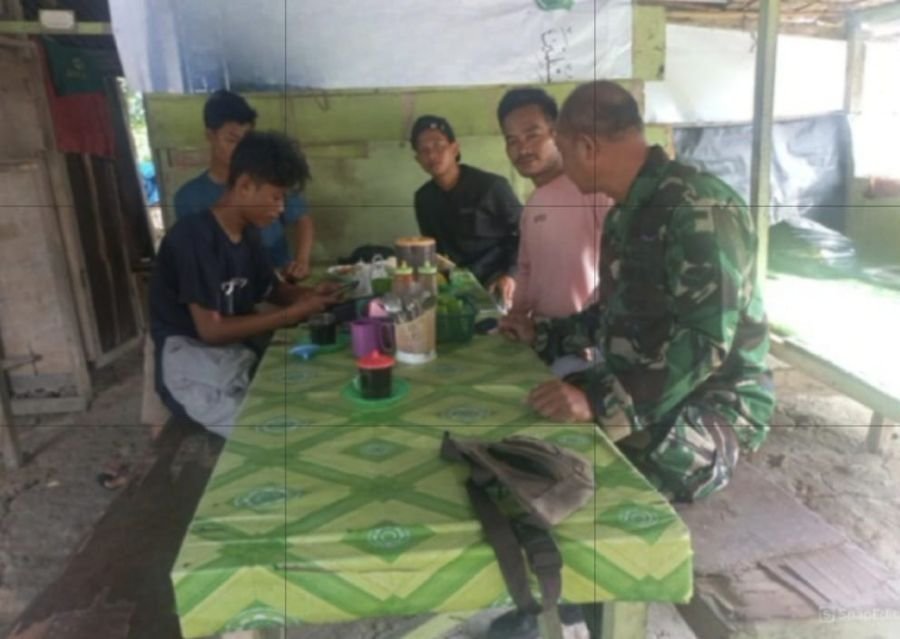 Babinsa Koramil 04/Perawang Turun Langsung Dengarkan Keluhan Warga Tualang