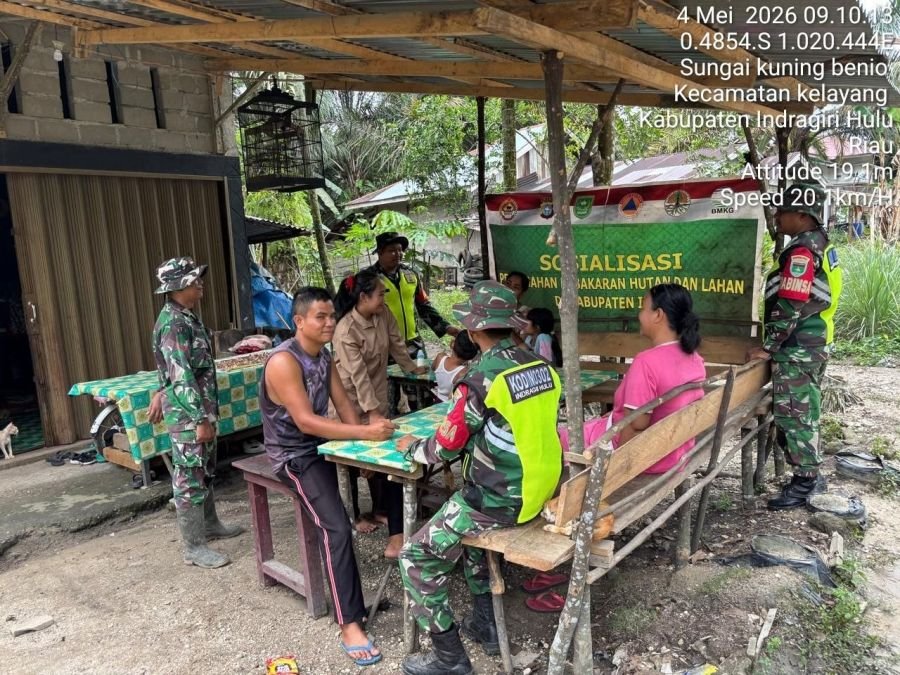 Babinsa Koramil 04/PP Dim 0302/Inhu Rutin Melaksanakan Patroli dan Sosialisasi Karhutla di Wilayah