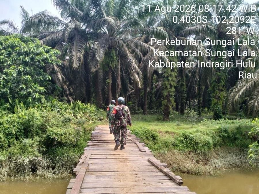 Babinsa Koramil 04/PP Serma Suriman Beserta Rekan-rekan Babinsa Rutin Melaksanakan Patroli Karhutla