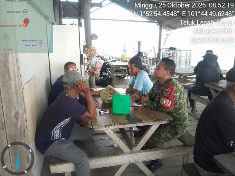 Babinsa Koramil 04/Rupat Ajak Warga Teluk Lecah Baru Amalkan Nilai Pancasila dan Jaga Keamanan