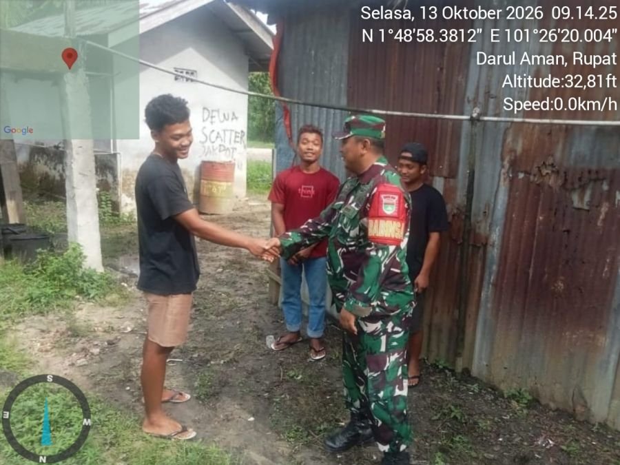 Babinsa Koramil 04/Rupat Perkuat Nilai Pancasila dan Kepedulian Lingkungan di Desa Darul Aman