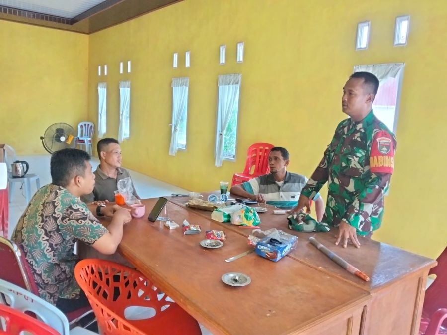 Babinsa Koramil 05/Bukit Batu Ajak Warga Sungai Siput Perkuat Kepedulian dan Keamanan Lingkungan