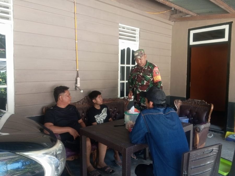 Babinsa Koramil 05/Bukit Batu Ajak Warga Desa Muara Dua Jauhi Bahaya Narkoba