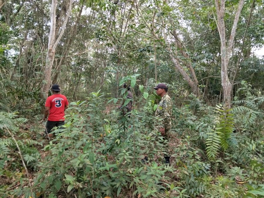Babinsa Koramil 05/Bukit Batu Bersama Warga Patroli Karhutla di Tanjung Leban