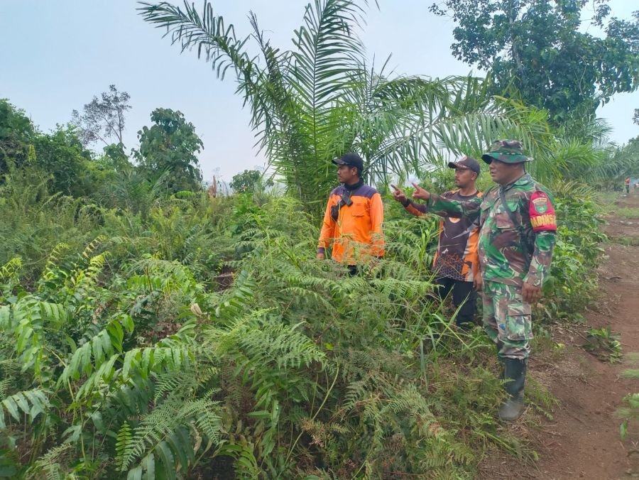 Babinsa Koramil 05/Bukit Batu Bersama BPD Patroli Karhutla di Bandar Jaya