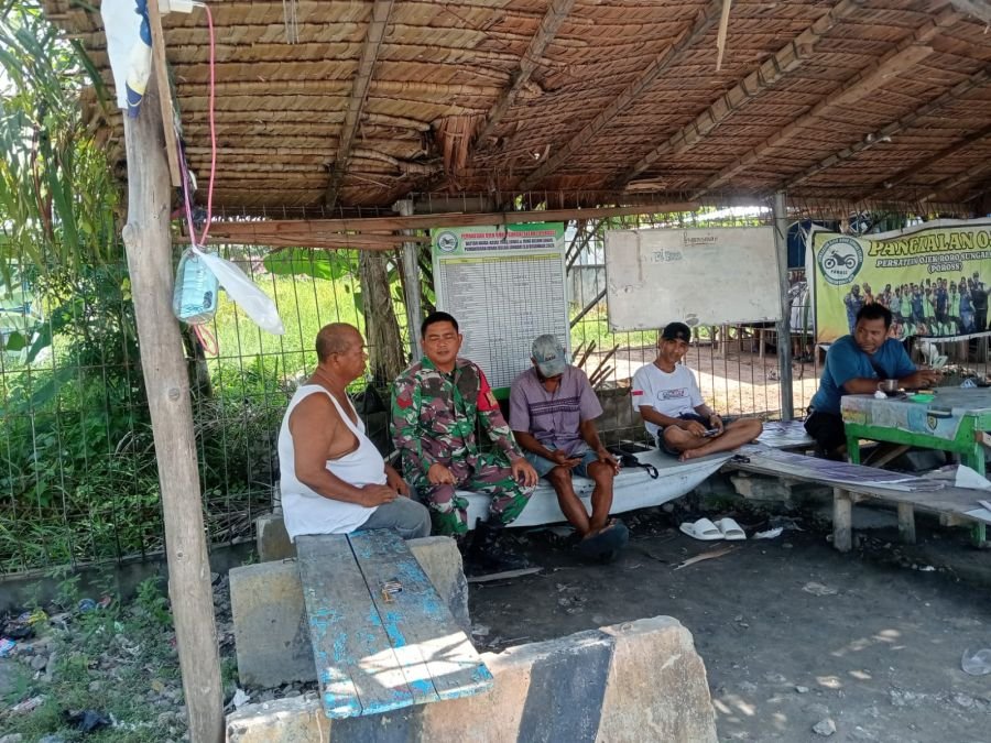 Babinsa Koramil 05/Bukit Batu Duduk Bersama Warga, Hidupkan Nilai-Nilai Pancasila di Sungai Selari