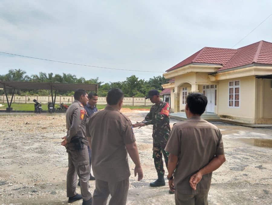 Babinsa Koramil 05/Bukit Batu Sosialisasikan Kampung Pancasila, Perkuat Nilai Kebangsaan