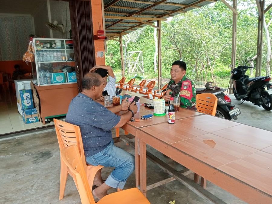 Babinsa Koramil 05/Bukit Batu Sosialisasikan Kampung Pancasila, Perkuat Nilai Kebangsaan