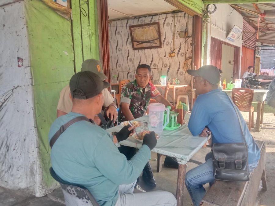 Babinsa Koramil 05/Bukit Batu Tanamkan Nilai-Nilai Pancasila kepada Warga Desa Sungai Selari