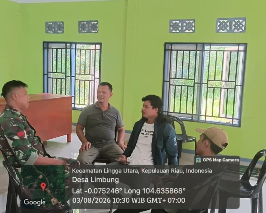 Babinsa Koramil 05/Daik Ajak Warga Desa Limbung Jaga Kebersihan Lingkungan untuk Cegah DBD