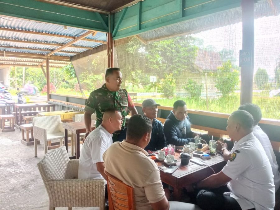 Babinsa Koramil 05/Daik Bersama Bagian Hukum Setda Lingga Sosialisasikan Bahaya Narkoba.