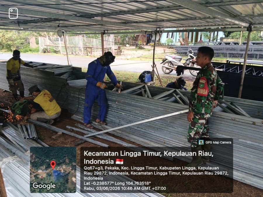 Babinsa Koramil 05/Daik Ingatkan Keselamatan Kerja Tukang Las di Desa Pekaka
