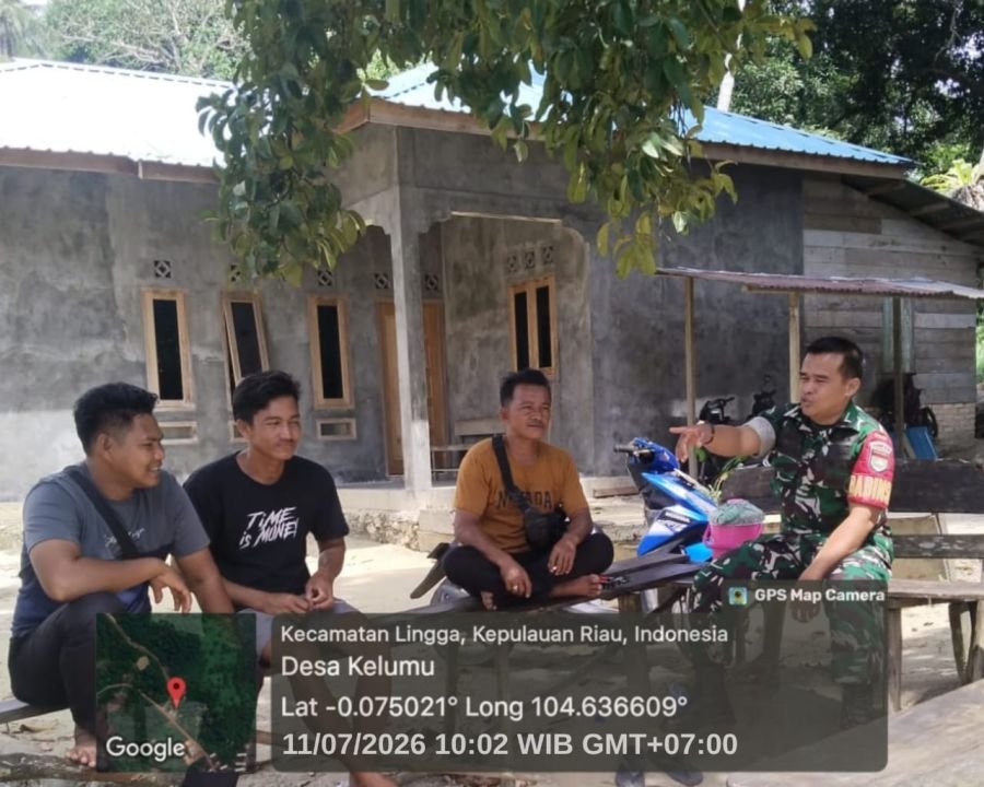 Babinsa Koramil 05/Daik Ingatkan Tekong Speedboat Utamakan Keselamatan Penumpang di Pelabuhan Penari