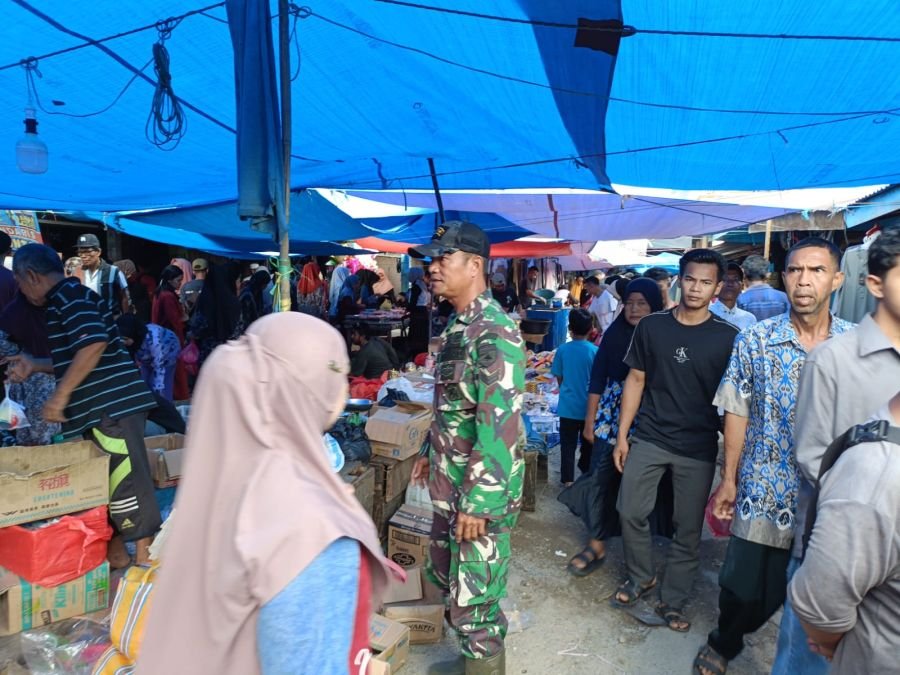 Babinsa Koramil 05/Gas Laksanakan Pemantauan Pasar di Desa Belantaraya