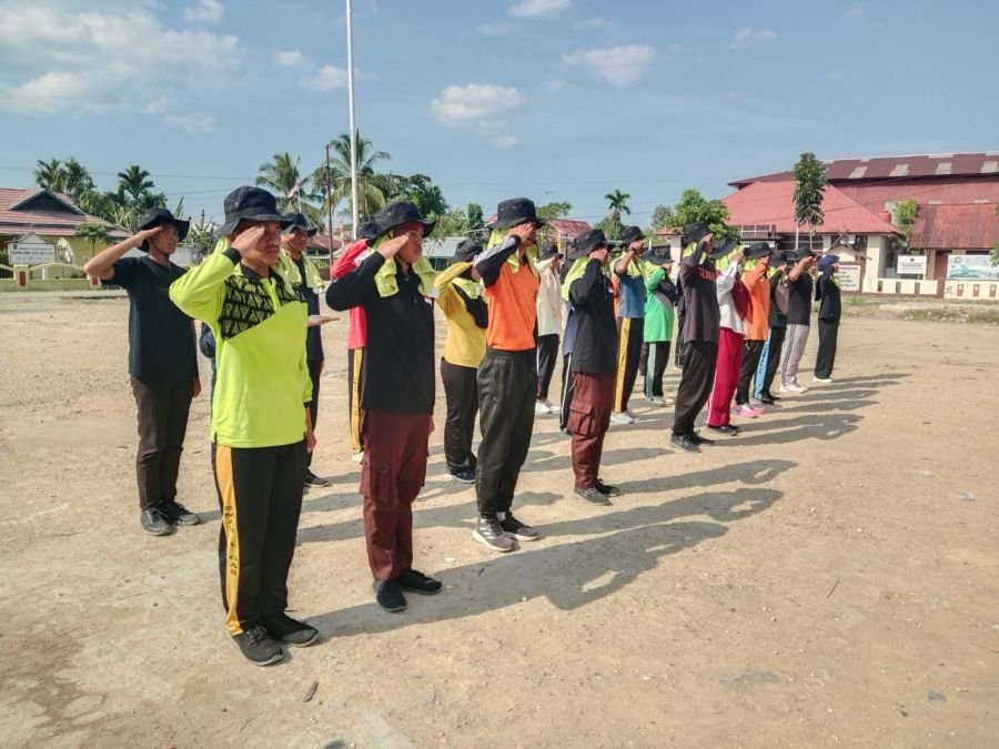 BABINSA KORAMIL 05/GAS LATIH ANGGOTA PASKIBRA TINGKAT KECAMATAN