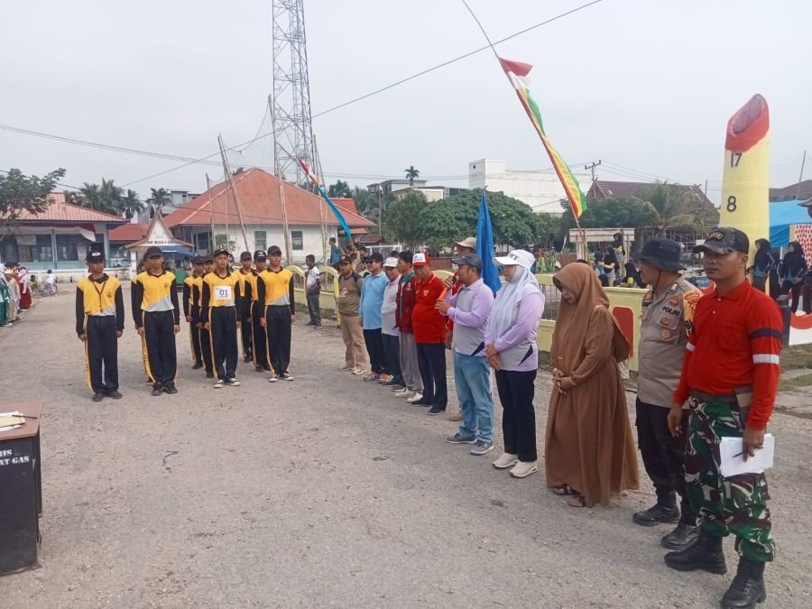 BABINSA KORAMIL 05/GAS SUKSESKAN GERAK JALAN KETEPATAN WAKTU, PATRIOT MUDA TAMPIL MAKSIMAL