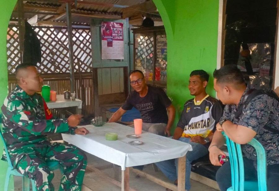 Babinsa Koramil 05/Peranap Laksanakan Komsos, Jalin Keakraban dengan Warga Binaan