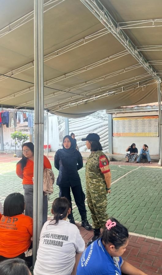 Babinsa Koramil 05/Sail Perkuat Sinergi Keamanan melalui Sambang ke Lapas Perempuan Pekanbaru