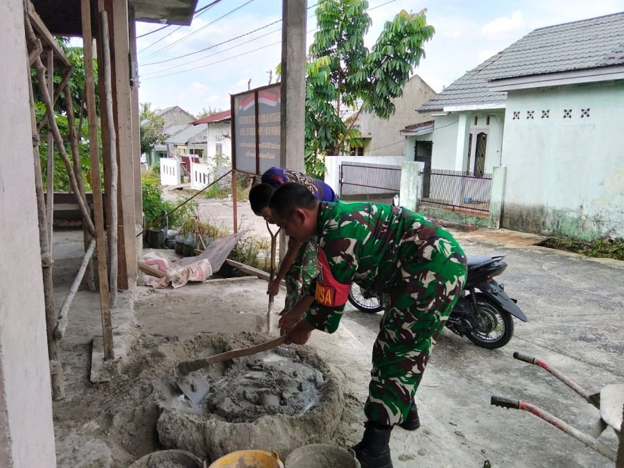 Babinsa Koramil 05/Sail Turun Tangan Bantu Bangun Rumah Ibadah, Wujud Kebersamaan TNI dan Warga