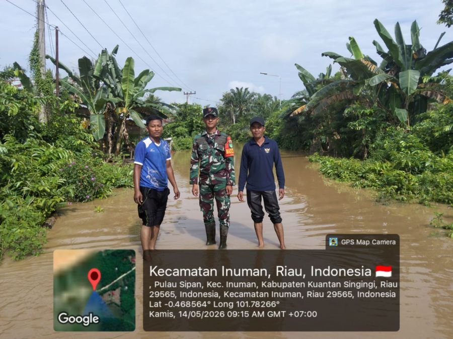 Babinsa Koramil 06 Cerenti Pantau Banjir Akibat Luapan Sungai Batang Kuantan