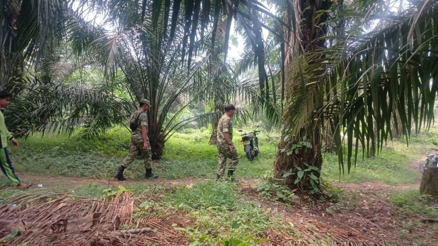 Babinsa Koramil 06/Cerenti Ajak Warga Patroli Rutin, Cegah Bahaya Karhutla di Desa Sigaruntang