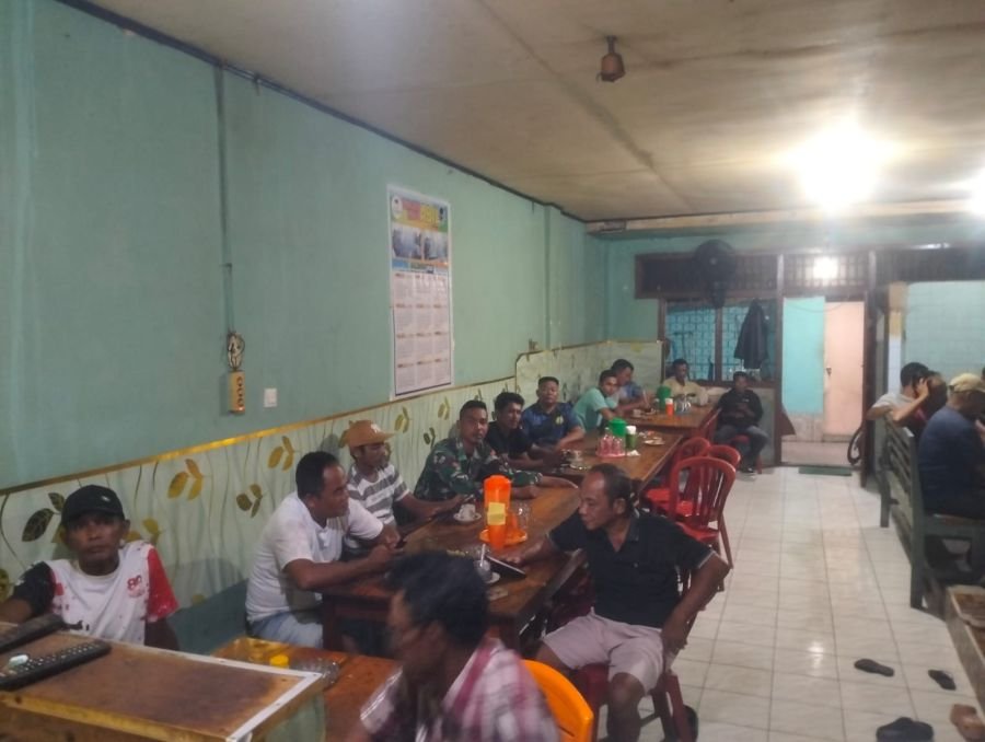 Babinsa Koramil 06/Cerenti Gelar Nobar Piala Dunia 2026 Bersama Masyarakat, Pererat Kebersamaan.