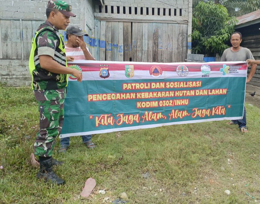 Babinsa Koramil 06/Cerenti Gencarkan Sosialisasi Karhutla di Desa Sigaruntang