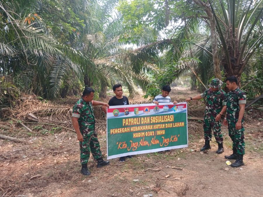 Babinsa Koramil 06/Cerenti Perketat Kesiapsiagaan Karhutla Melalui Sosialisasi di Wilayah Binaan