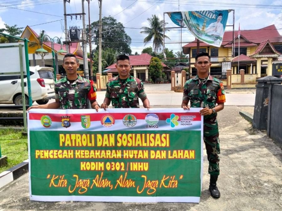Babinsa Koramil 06/Cerenti Siaga, Rutin Laksanakan Patroli dan Sosialisasi Karhutla di Wilayah Binaa