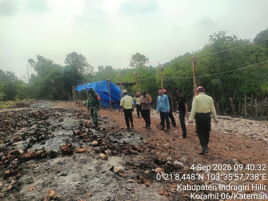 Babinsa Koramil 06/Kateman Bersama Tim Gabungan Verifikasi Hotspot Karhutla di Desa Air Tawar