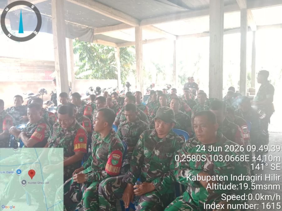 Babinsa Koramil 06/Kateman, kopda Ferry Sinaga melaksanakan kegiatan pertenakan ayam