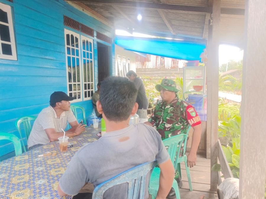 Babinsa koramil 06/Kateman Pengawasan Komunikasi Sosial (Komsos) SDM
