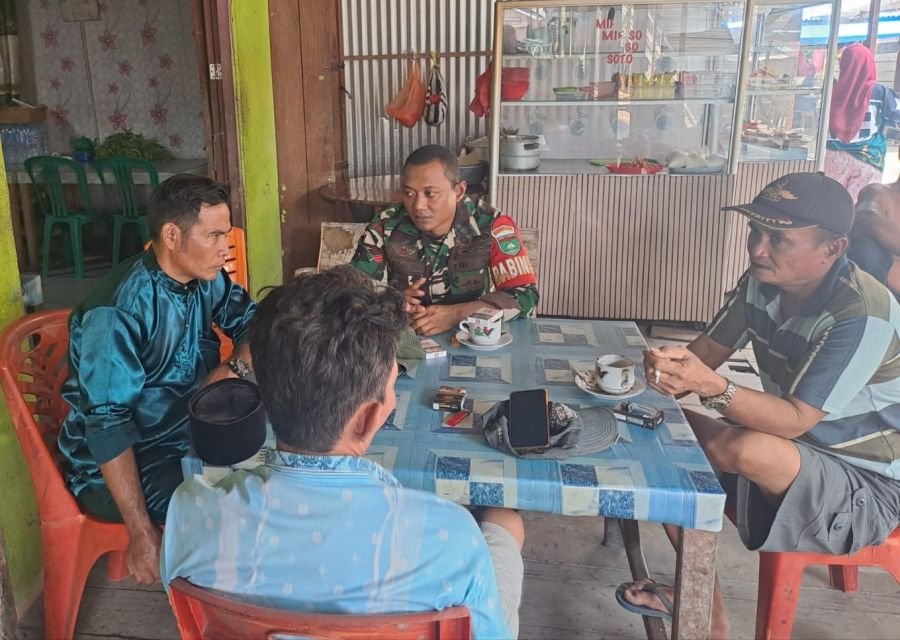 Babinsa Koramil 06/KTM Koptu Deri Perdana Laksanakan Pengawasan SDM Komduk di Desa Penjuru