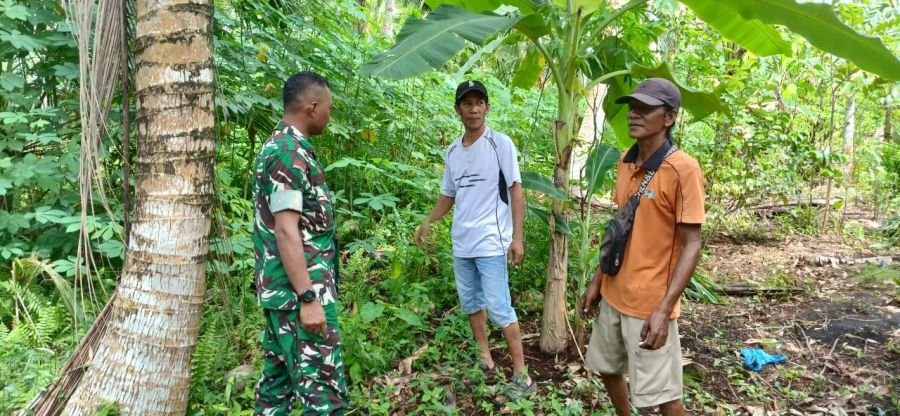 Babinsa Koramil 06/KTM Laksanakan Patroli Tapal Batas di Wilayah Penjuru