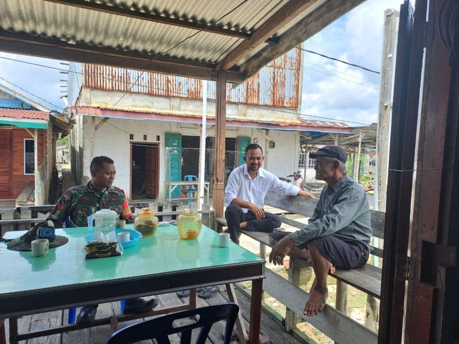 Babinsa Koramil 06/KTM Laksanakan Pengawasan SDM Komduk di Desa Kuala Selat