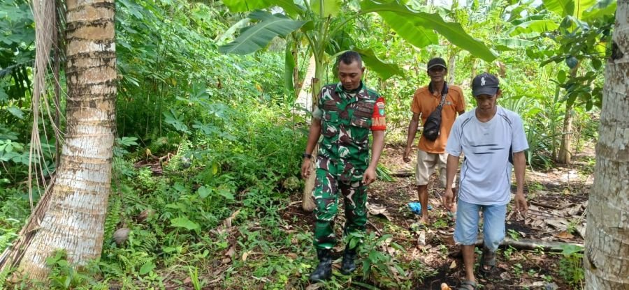 Babinsa Koramil 06/KTM Laksanakan Patroli Tapal Batas, Pastikan Wilayah Penjuru Aman dari Karhutla