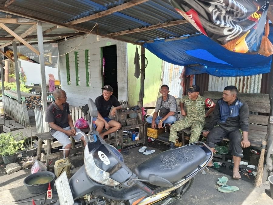 BABINSA KORAMIL 06/KTM PRATU ABDUL FIKRI MELAKSANAKAN KEGIATAN PENGAWASAN SDM KOMDUK