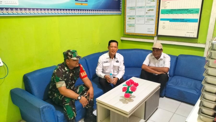 Babinsa Koramil 06/KTM sertu Edili Z melaks komsos kepada majelis guru