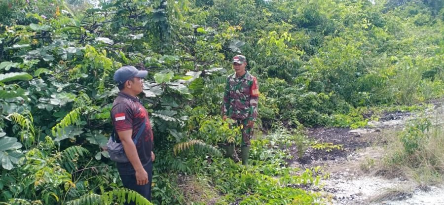 Babinsa Koramil 06/Merbau Intensifkan Patroli Karhutla, Pastikan Wilayah Desa Lukit Bebas Titik Api