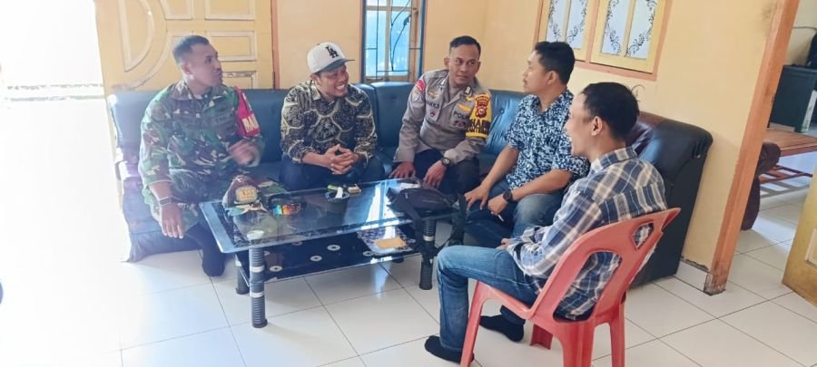 Babinsa Koramil 06/Merbau melaksanakan kegiatan Komsos bersama Masyarakat di Kampung Pancasila