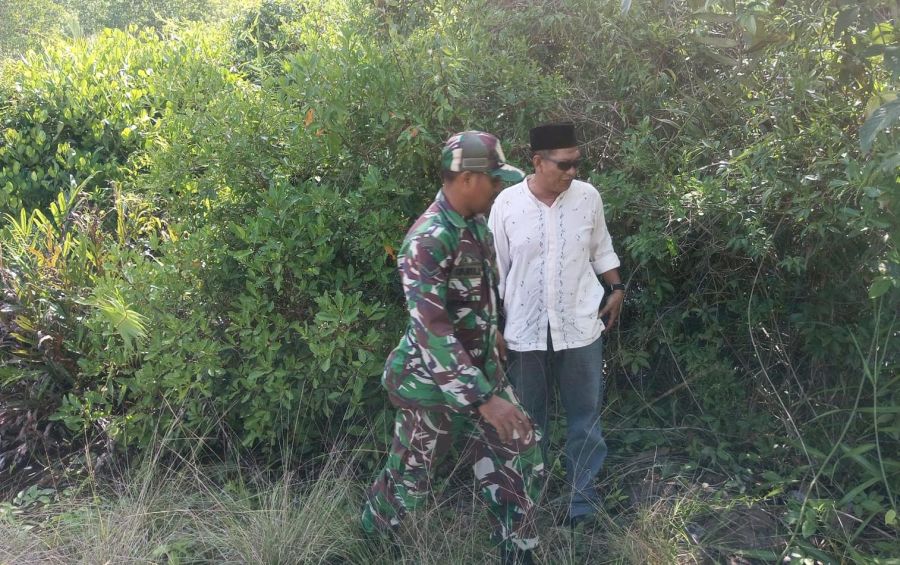 Babinsa Koramil 06/Merbau Patroli Karhutla di Desa Mekar Sari, Fokus Pantau Lahan Gambut