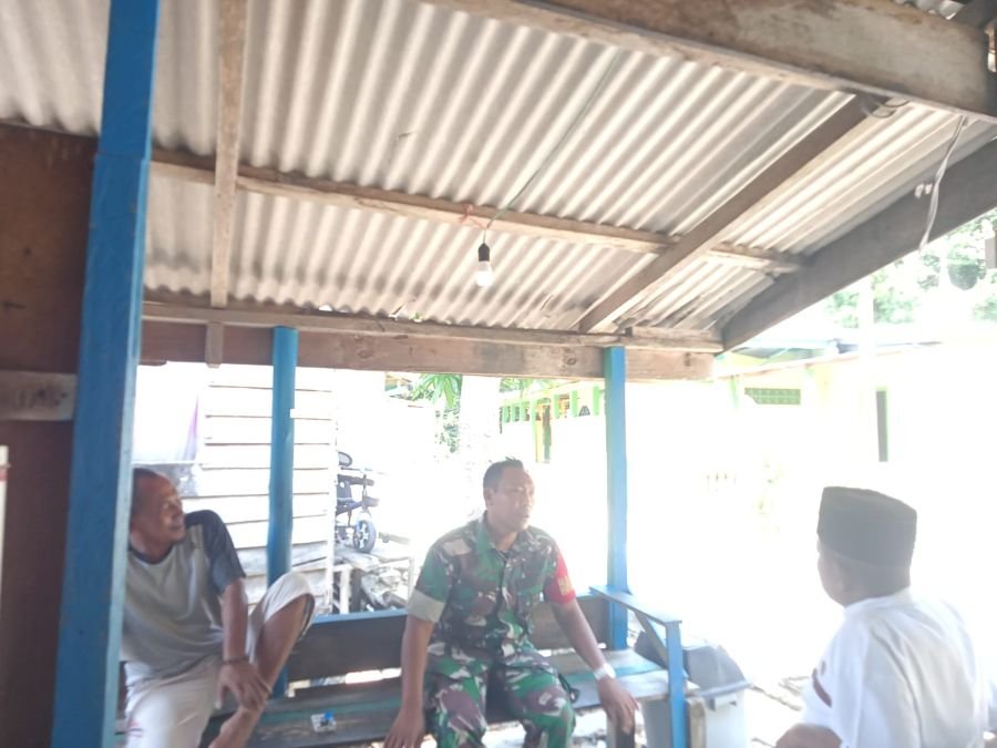 Babinsa Koramil 06/Senayang Ajak Warga Pulau Duyung Bersama Cegah Karhutla