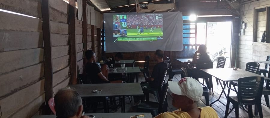 Babinsa Koramil 06/Senayang Nobar Piala Dunia 2026 Bersama Warga Binaan