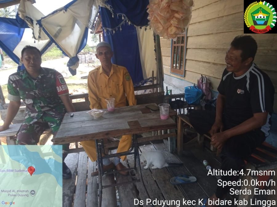 Babinsa Koramil 06/Senayang Perkuat Sinergi Cegah Hoaks dan Jaga Kamtibmas di Pulau Duyung