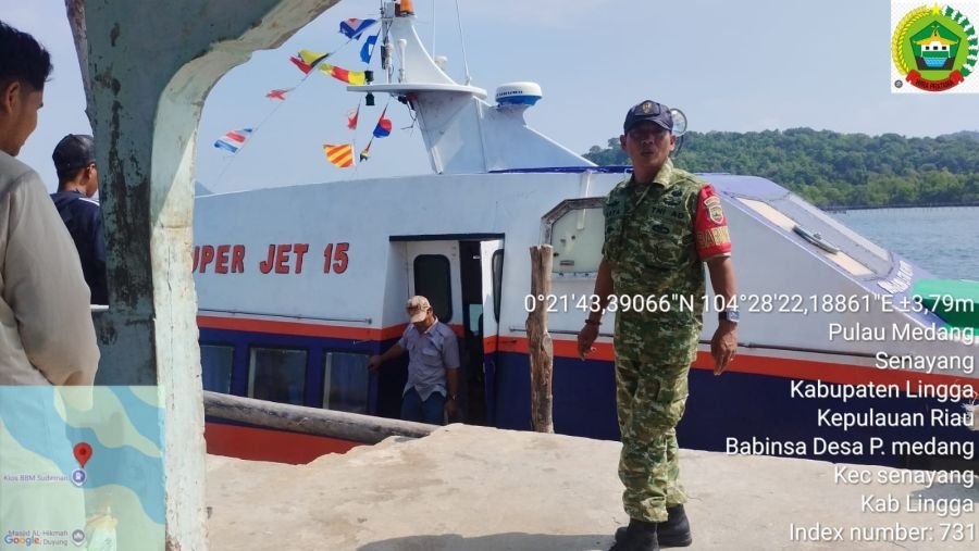 Babinsa Koramil 06/Senayang Perkuat Pengawasan Pelabuhan dan Edukasi Warga Jaga Lingkungan Laut