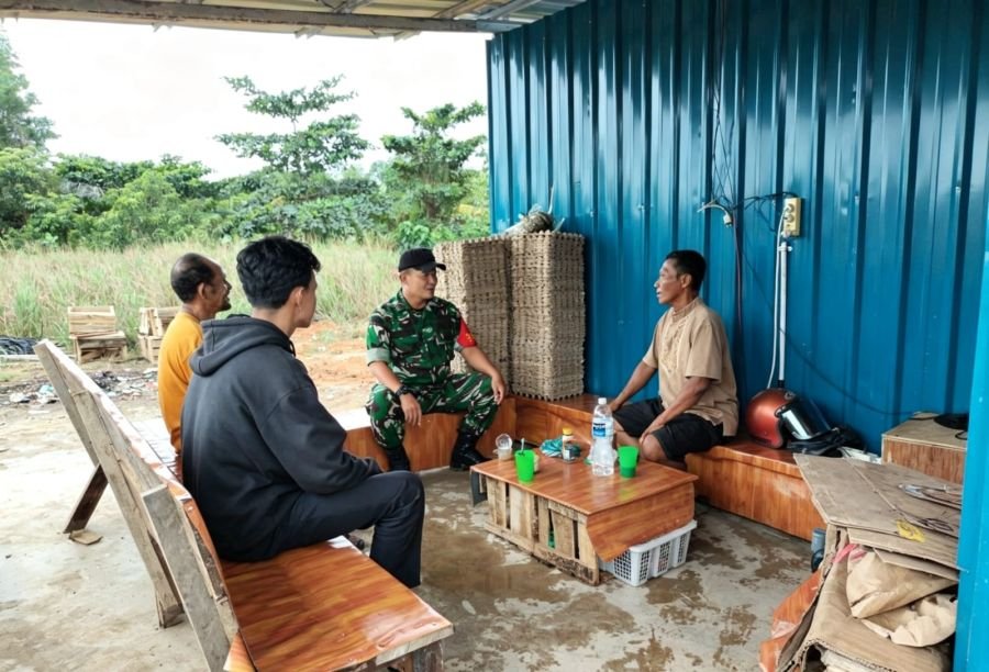 Babinsa Koramil 06/Senayang Tingkatkan Kewaspadaan Warga Antisipasi Musim Angin Selatan dan Ancaman
