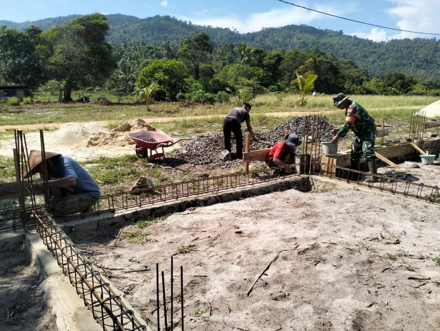 Babinsa Koramil 06/Serasan Kodim 0318/Natuna, Sertu Y. Chaniago, melaksanakan kegiatan pengawasan pe